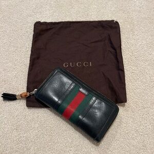 Genuine Gucci Calfskin Web Rania black leather zip around wallet organizer